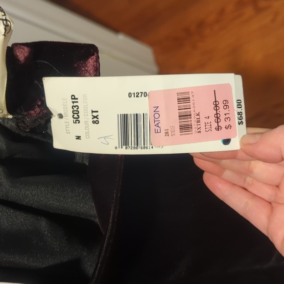 Tan Jay black velvet skirt size 4 - Picture 4 of 6